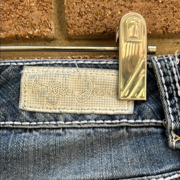 Stylish Mid-Blue Cropped Jeans by Ayria - capri pants - Picture 7 of 10